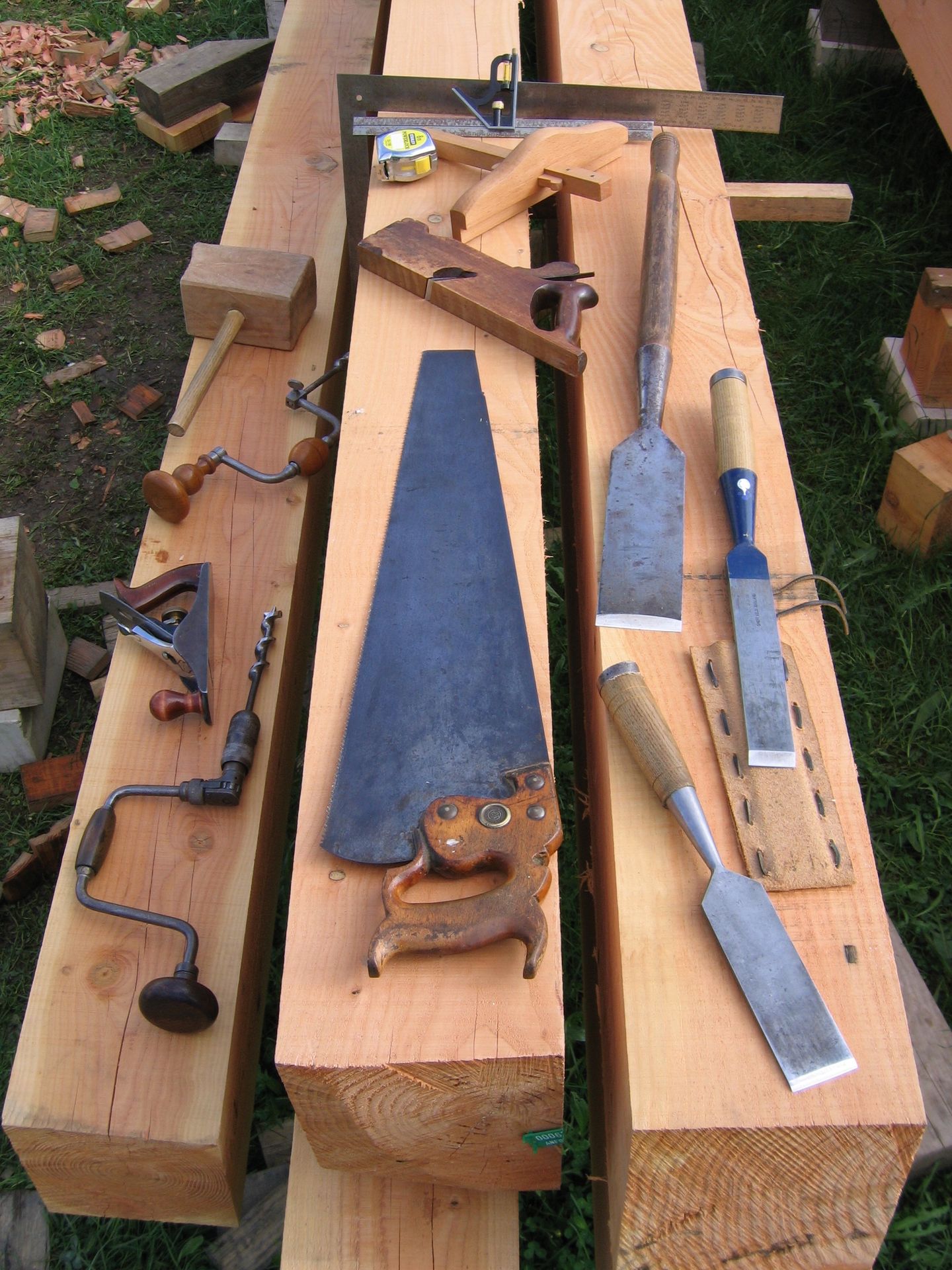 outils traditionnels du charpentier