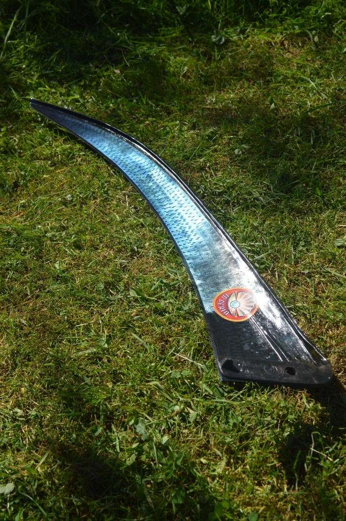 la Perla 128 65cm side view.webp