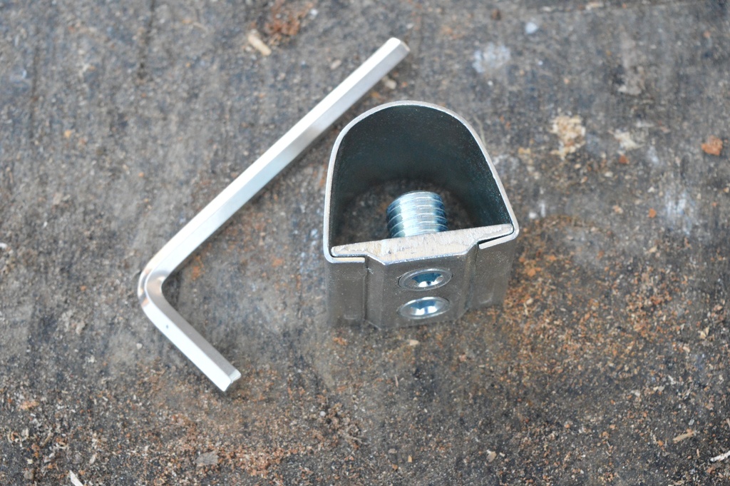 Small Falci ring with Allen key
