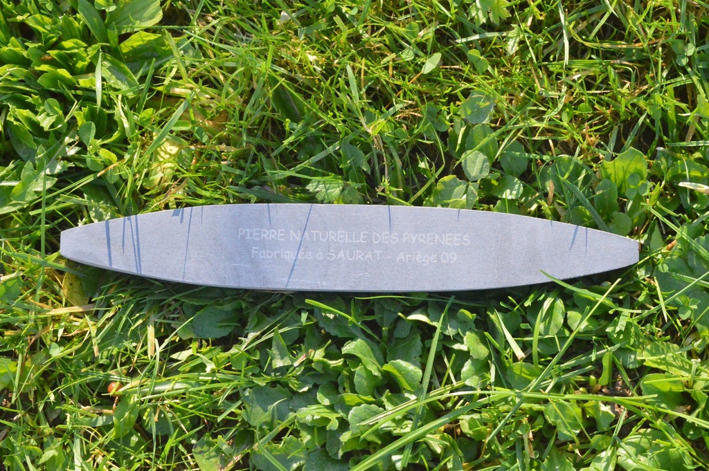 Pierre à faux naturelle des Pyrénées à grain fin, la Saurat