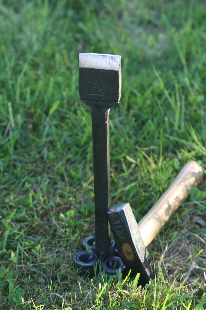 Narrow-faced Rinaldi field anvil