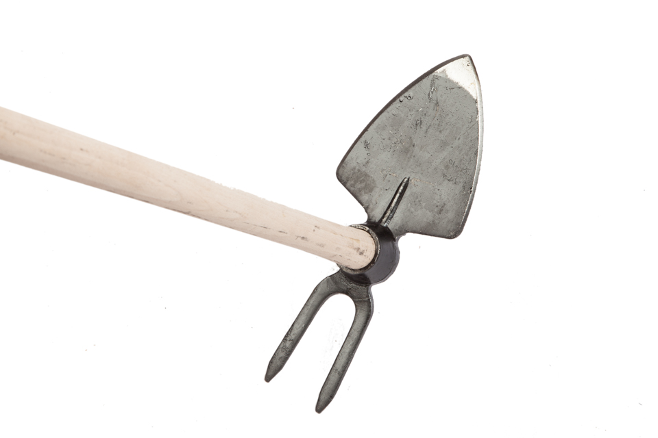 Petite houe à 2 dents avec manche
