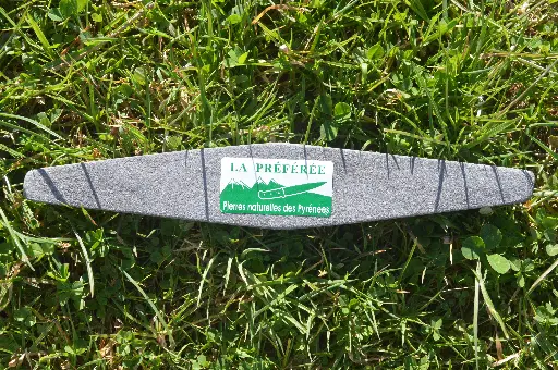 Natural Pyrenees whetstone with medium grain, the Préférée