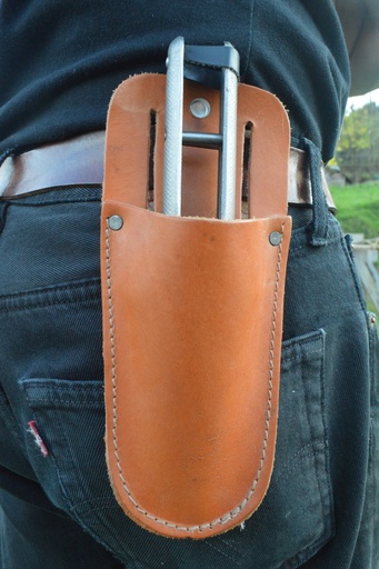 Leather holder for pruning shears